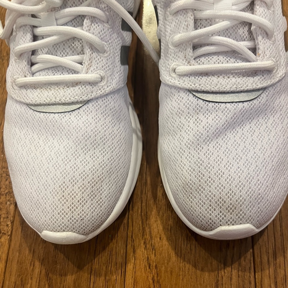 Adidas QT Racer 2.0 White and Metallic Silver Shoes 6.5 - Picture 4 of 9